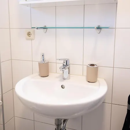 Exclusive Feeling Flat * ראטינגן