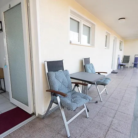 Exclusive Feeling Flat ラーティンゲン