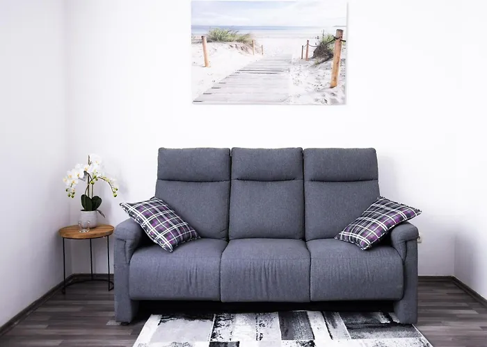 Exclusive Feeling Flat